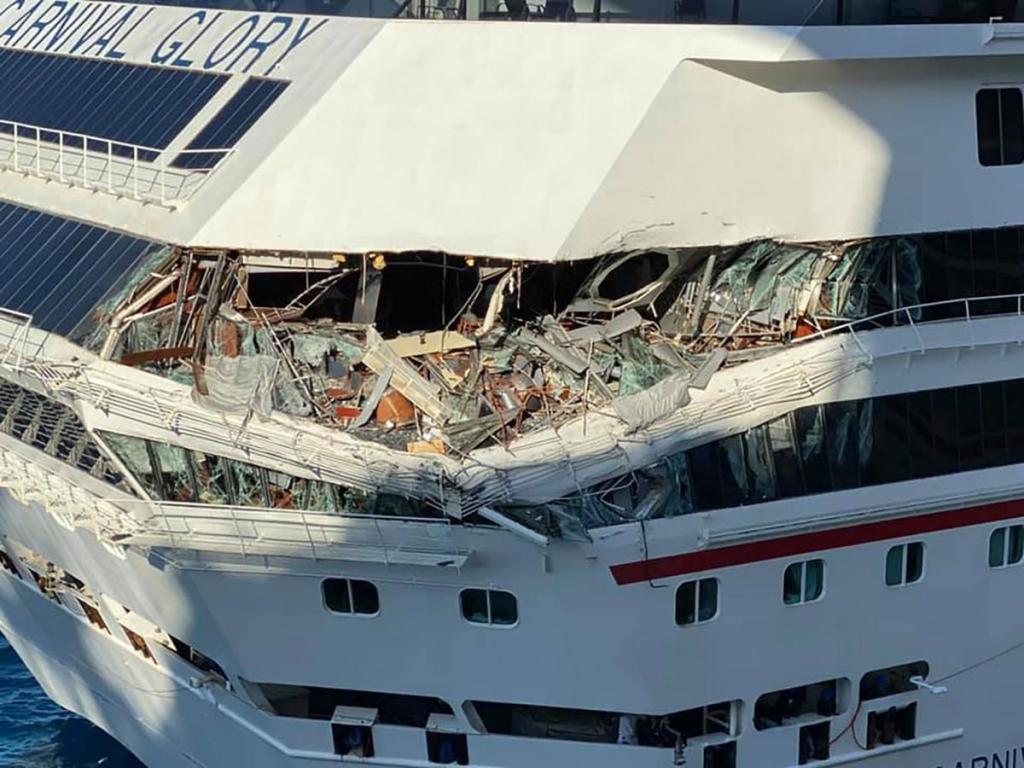 Carnival Ship Almost Hits Oasis of the Seas While She Crashes Into Another
